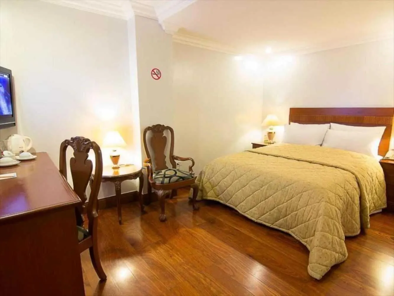 Hotel Collection O Vip Suites, Near Pnr Pasay Evangelista, Makati Manila Makati City