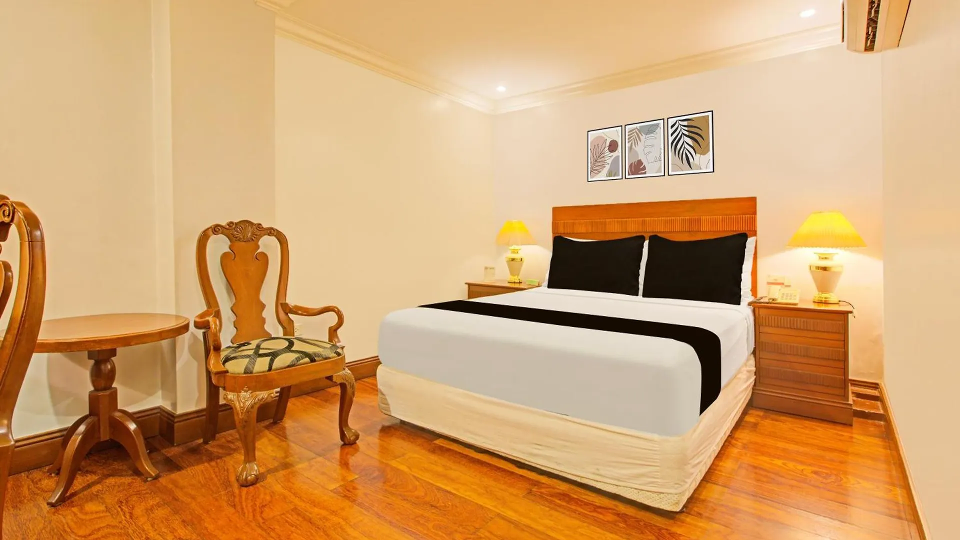 Collection O Vip Suites, Near Pnr Pasay Evangelista, Makati Manila Makati City