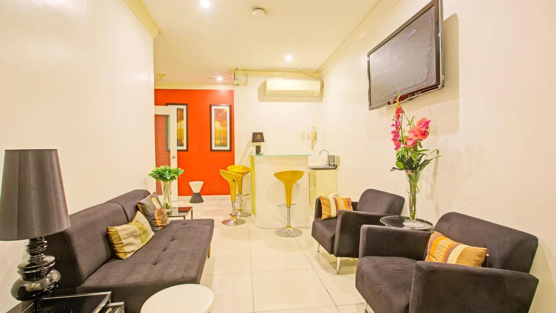 Collection O Vip Suites, Near Pnr Pasay Evangelista, Makati Manila Makati City