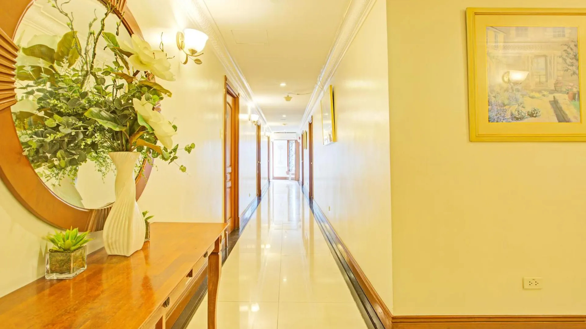 *** Hotel Collection O Vip Suites, Near Pnr Pasay Evangelista, Makati Manila Makati City Philippines