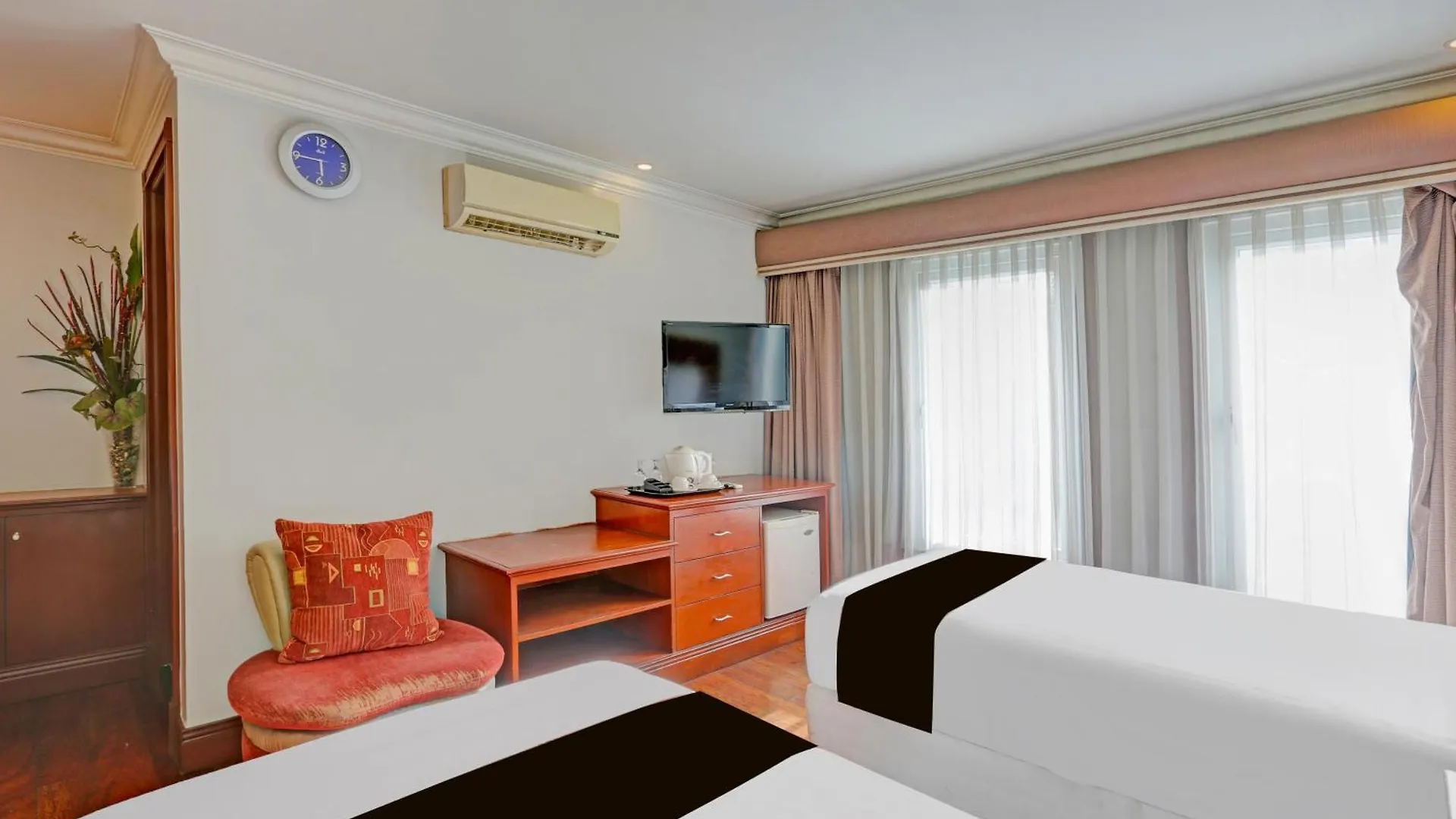 Collection O Vip Suites, Near Pnr Pasay Evangelista, Makati Manila Makati City Hotel
